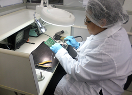 Montagem de placas eletrnicas